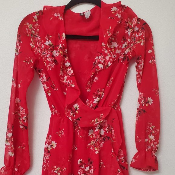 H&M Divided Red Floral Wrap Dress Sz Small - Picture 5 of 6